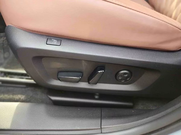 Mitsubishi Outlander Instyle+ 2,4 MIVEC 2xelektromo - foto 8