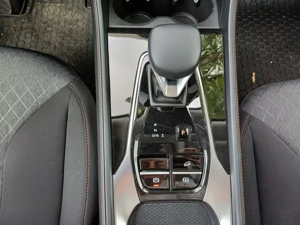 MG HS EMOTION 1,5 TGI 125 kW automat - foto 11