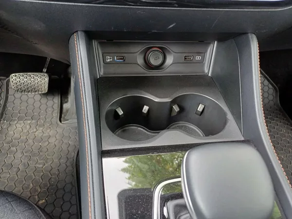 MG HS EMOTION 1,5 TGI 125 kW automat - foto 12