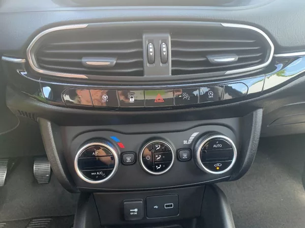 Fiat Tipo Kombi Life 1,0 FireFlay 100 k - foto 17