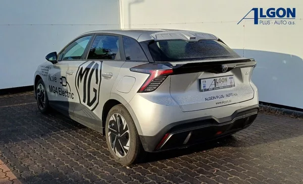 MG MG4 Elegance 150 kW 64 kWh RWD - foto 4