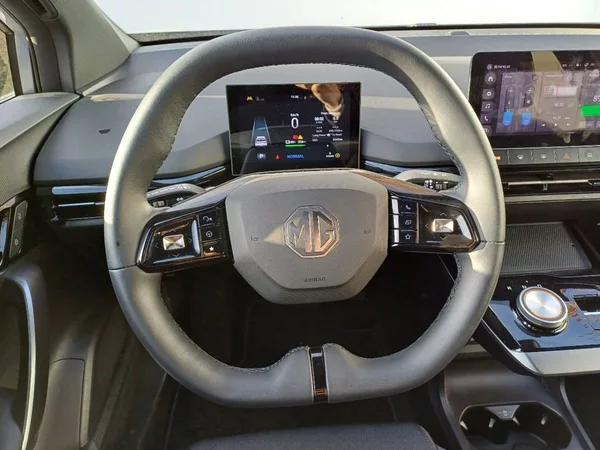MG MG4 Elegance 150 kW 64 kWh RWD - foto 8