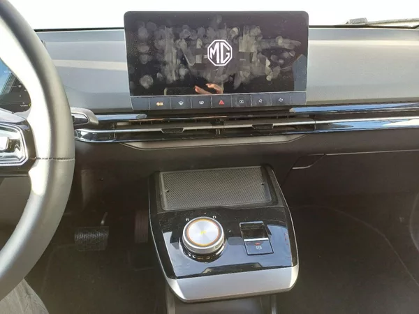 MG MG4 Elegance 150 kW 64 kWh RWD - foto 9