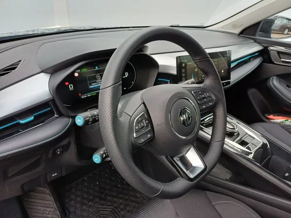 MG MG5 Excite 115kW 61,1 kWh 2WD - foto 17