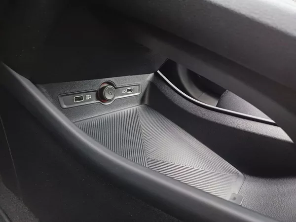 MG MG5 Excite 115kW 61,1 kWh 2WD - foto 28