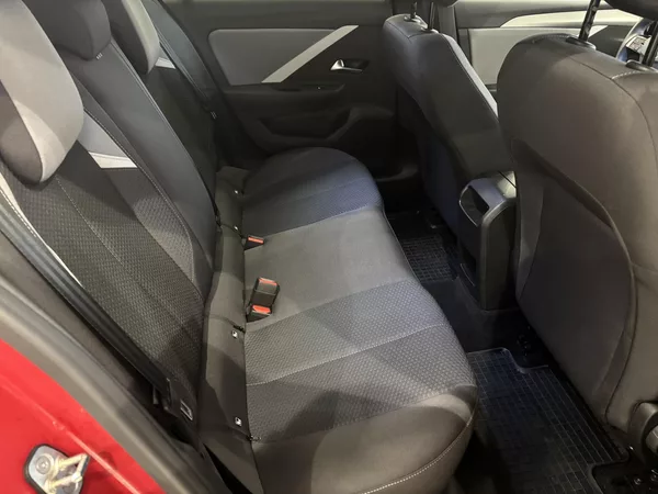 Opel Astra 1.2 TURBO Edition