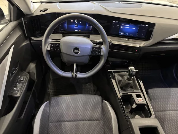 Opel Astra 1.2 TURBO Edition