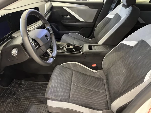 Opel Astra 1.2 TURBO Edition