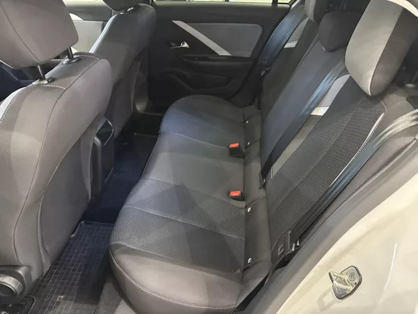 Opel Astra 1.2 TURBO Edition