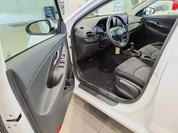 Hyundai i30 1,6 T-GDI DCT GO CZECH - foto 12