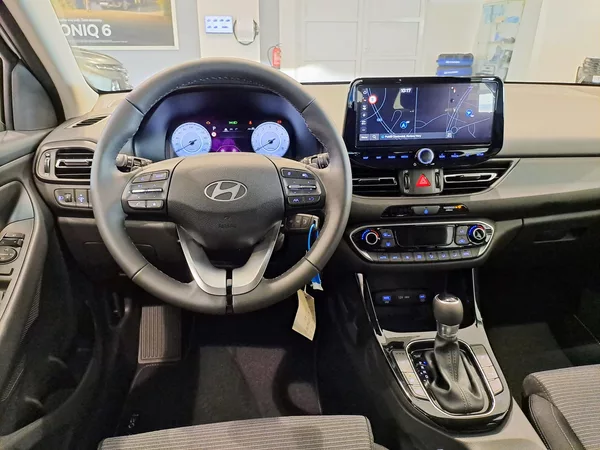 Hyundai i30 1,6 T-GDI DCT GO CZECH - foto 13