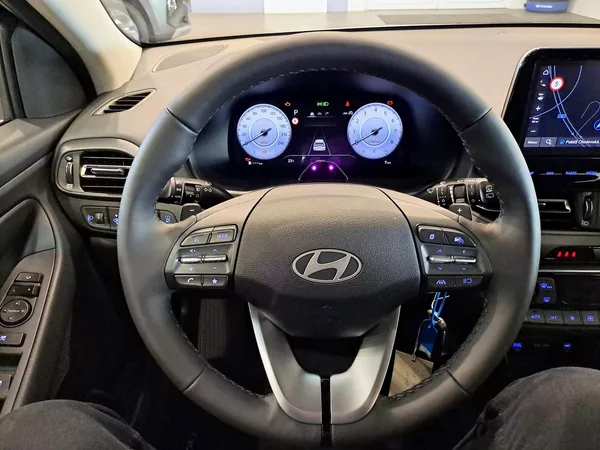 Hyundai i30 1,6 T-GDI DCT GO CZECH - foto 14