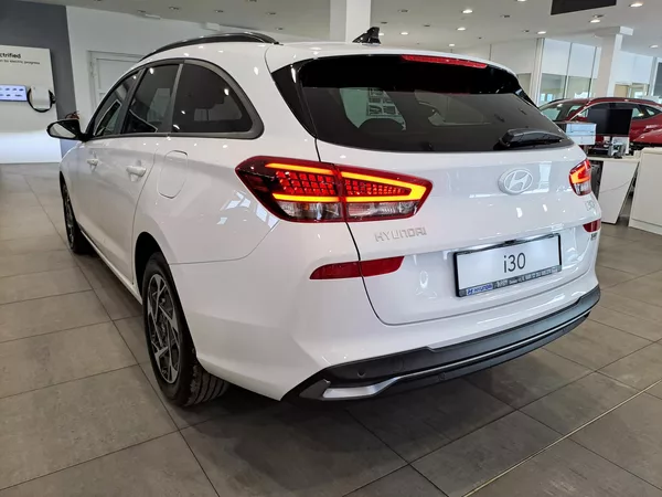 Hyundai i30 1,6 T-GDI DCT GO CZECH - foto 5