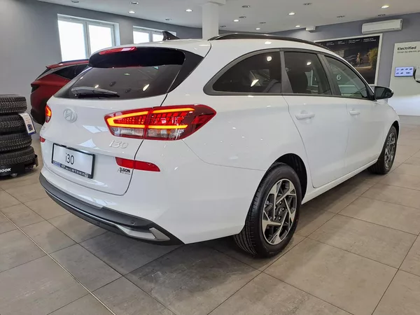 Hyundai i30 1,6 T-GDI DCT GO CZECH - foto 7