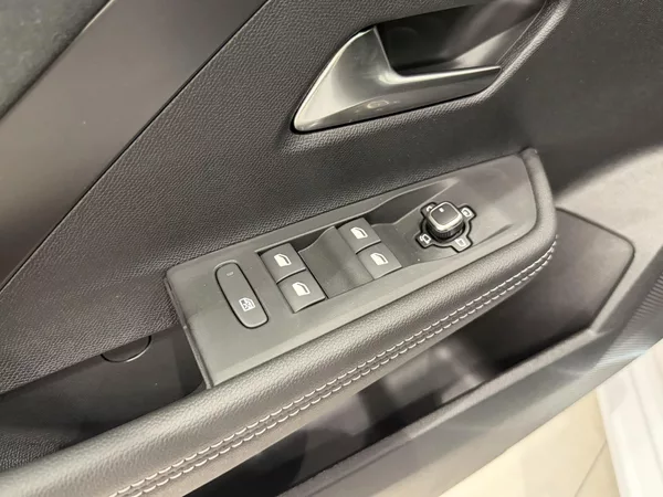 Opel Astra ULTIMATE 1.2 TURBO Hybrid - foto 15