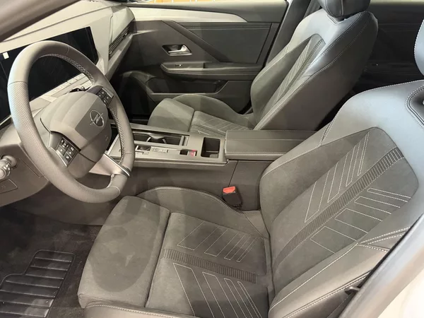 Opel Astra ULTIMATE 1.2 TURBO Hybrid - foto 7