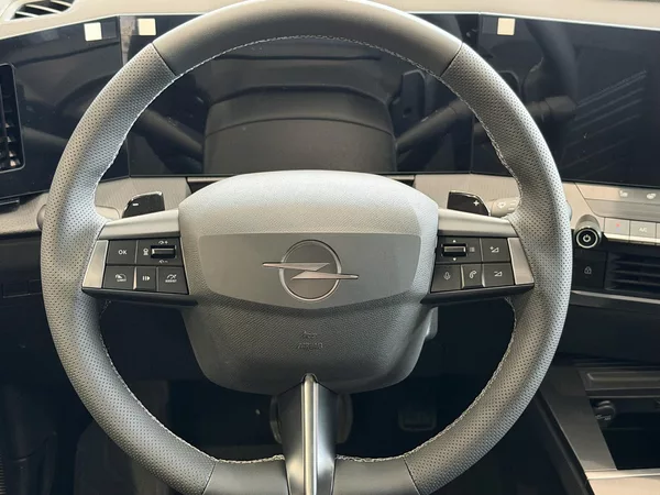 Opel Astra ULTIMATE 1.2 TURBO Hybrid - foto 9