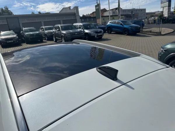 Renault Austral Techno full hybrid E-Tech 200 - foto 34