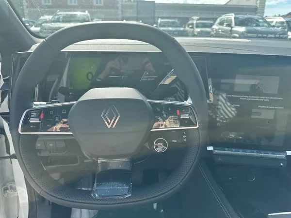 Renault Austral Techno full hybrid E-Tech 200 - foto 9