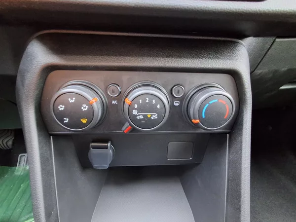 Dacia Sandero Essential Tce 100 - foto 17