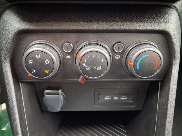 Dacia Sandero Stepway Expression Eco-G 120 - foto 18