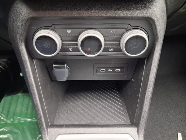 Dacia Sandero Stepway Expression Eco-G 120 - foto 18
