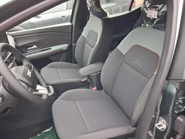 Dacia Sandero Stepway Expression Eco-G 120 - foto 24
