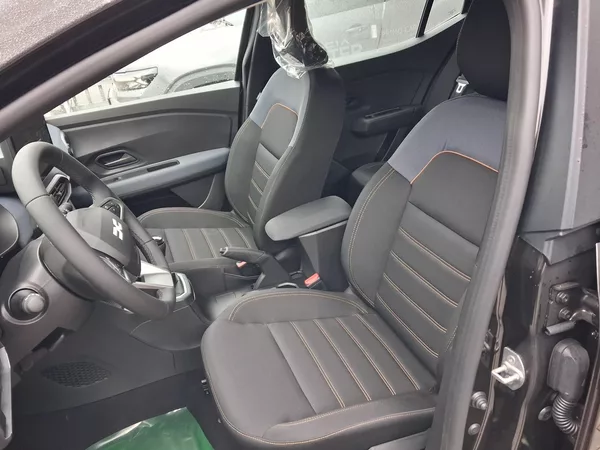 Dacia Sandero Stepway Expression Eco-G 120 - foto 20