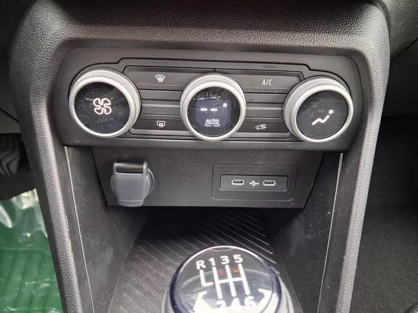 Dacia Sandero Stepway Expression Eco-G 120 - foto 18