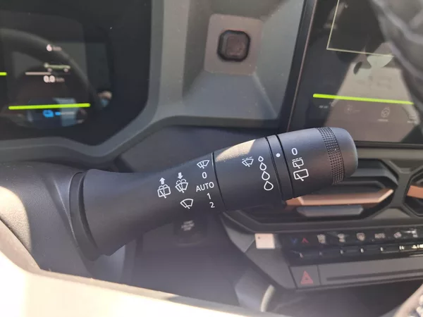 Dacia Bigster Extreme Hybrid 155 - foto 16