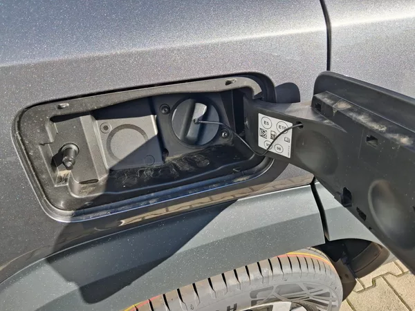 Dacia Bigster Extreme Hybrid 155 - foto 38