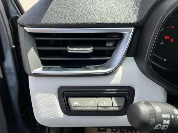 Renault Clio Techno TCe 90 - foto 13