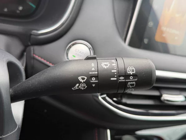 MG HS 1.5 TGI 119 kW Exclusive 7DCT - foto 18