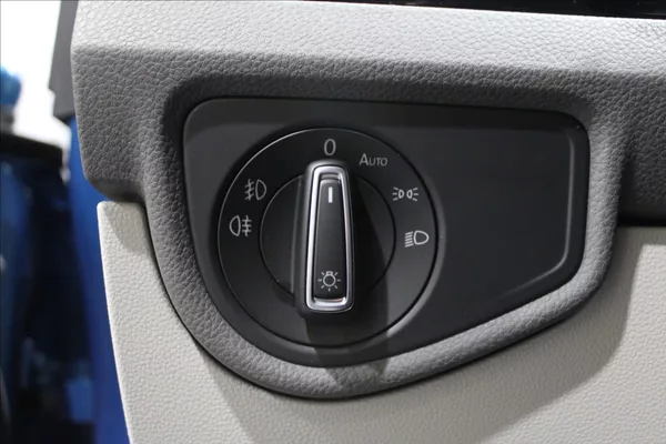 Volkswagen Touran 1,4 TSI DSG Highline blue pear - foto 15