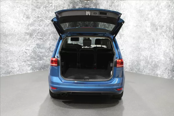 Volkswagen Touran 1,4 TSI DSG Highline blue pear - foto 5