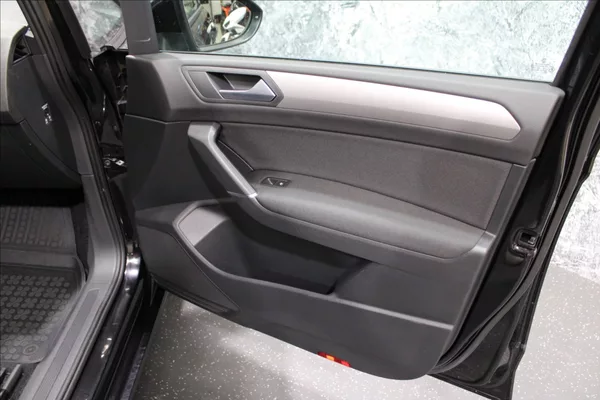 Volkswagen Touran 1,4 TSI Comfortline 7-míst - foto 11