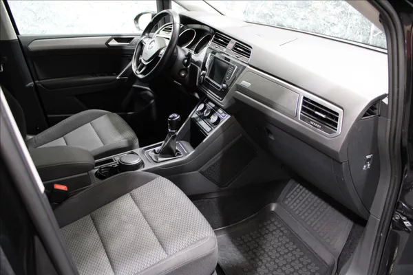 Volkswagen Touran 1,4 TSI Comfortline 7-míst - foto 12