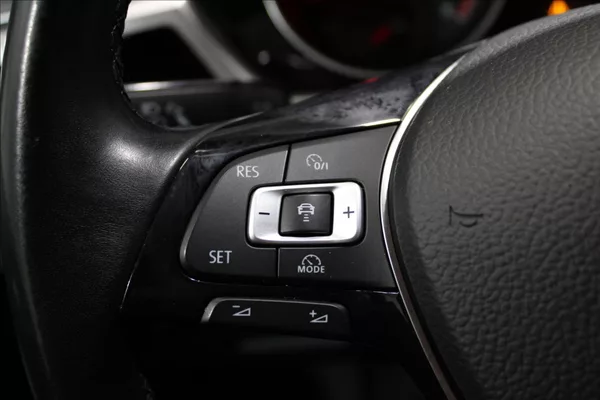 Volkswagen Touran 1,4 TSI Comfortline 7-míst - foto 19