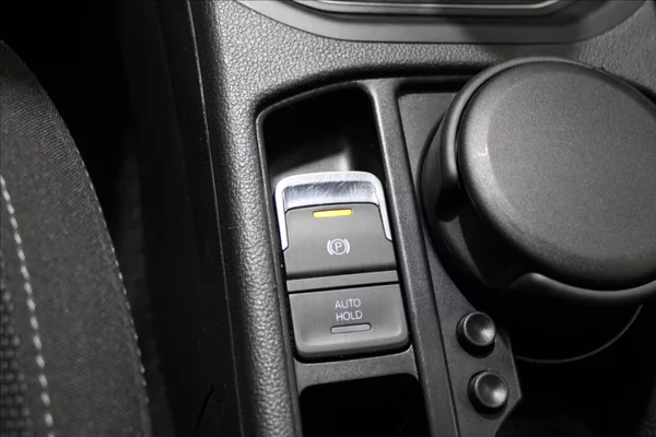 Volkswagen Touran 1,4 TSI Comfortline 7-míst - foto 28