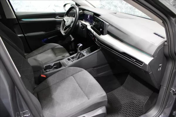 Volkswagen Golf 1,0 TSI Life CZ původ - foto 11