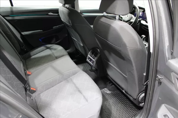 Volkswagen Golf 1,0 TSI Life CZ původ - foto 12