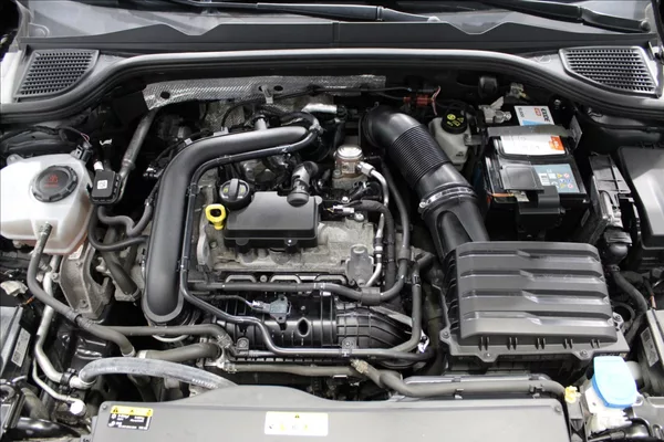 Volkswagen Golf 1,0 TSI Life CZ původ - foto 7