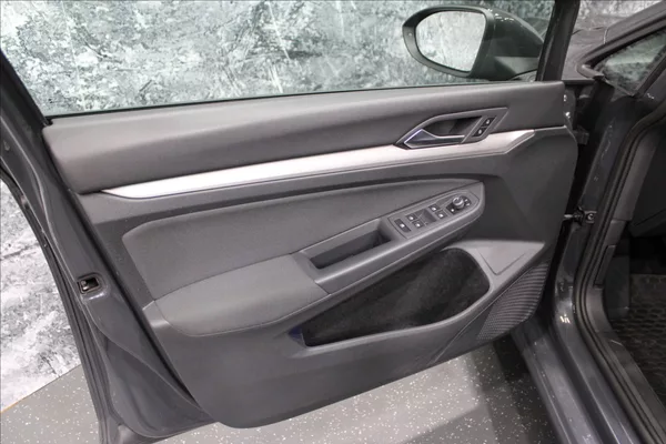 Volkswagen Golf 1,0 TSI Life CZ původ - foto 8