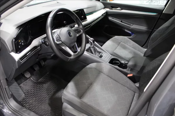 Volkswagen Golf 1,0 TSI Life CZ původ - foto 9