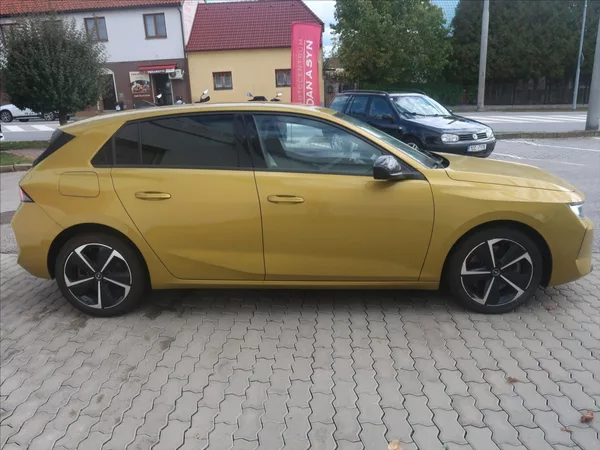 Opel Astra 1,6 T PHEV, zánovní vůz - foto 3