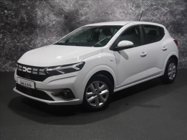 Dacia Sandero 1,0 TCe 67 1. maj. CZ 7800km