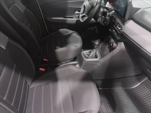 Dacia Sandero 1,0 SCe 67 1. maj. CZ 7800km - foto 11