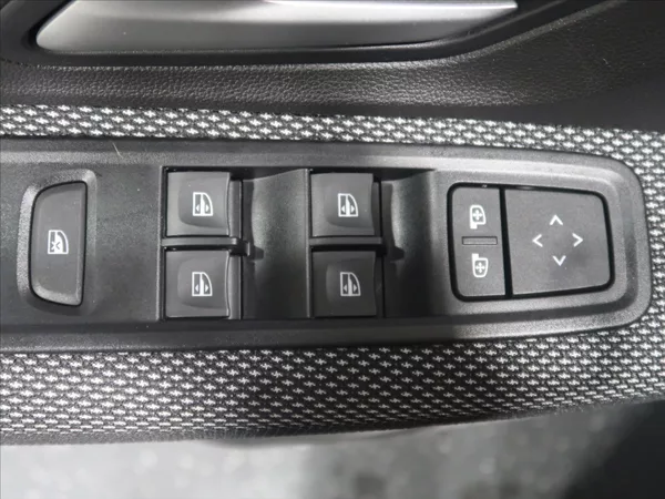 Dacia Sandero 1,0 SCe 67 1. maj. CZ 7800km - foto 14