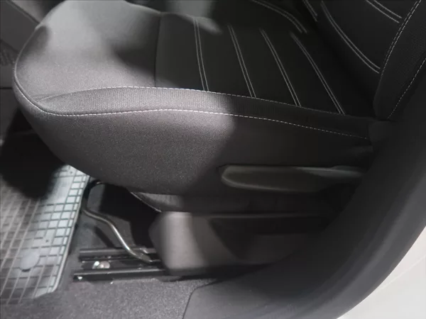 Dacia Sandero 1,0 SCe 67 1. maj. CZ 7800km - foto 16