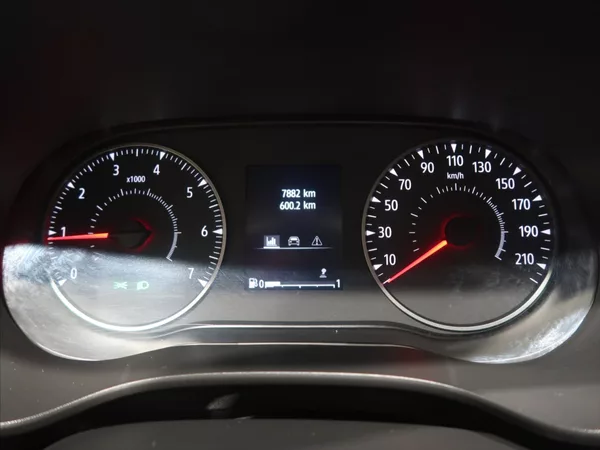 Dacia Sandero 1,0 SCe 67 1. maj. CZ 7800km - foto 21